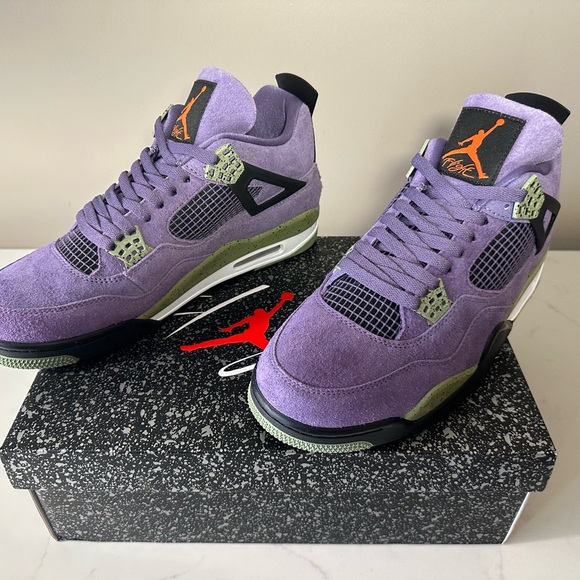 BRAND NEW WMNS AIR JORDAN 4 RETRO CANYON PURPLE SIZE US 12 - Picture 1 of 11